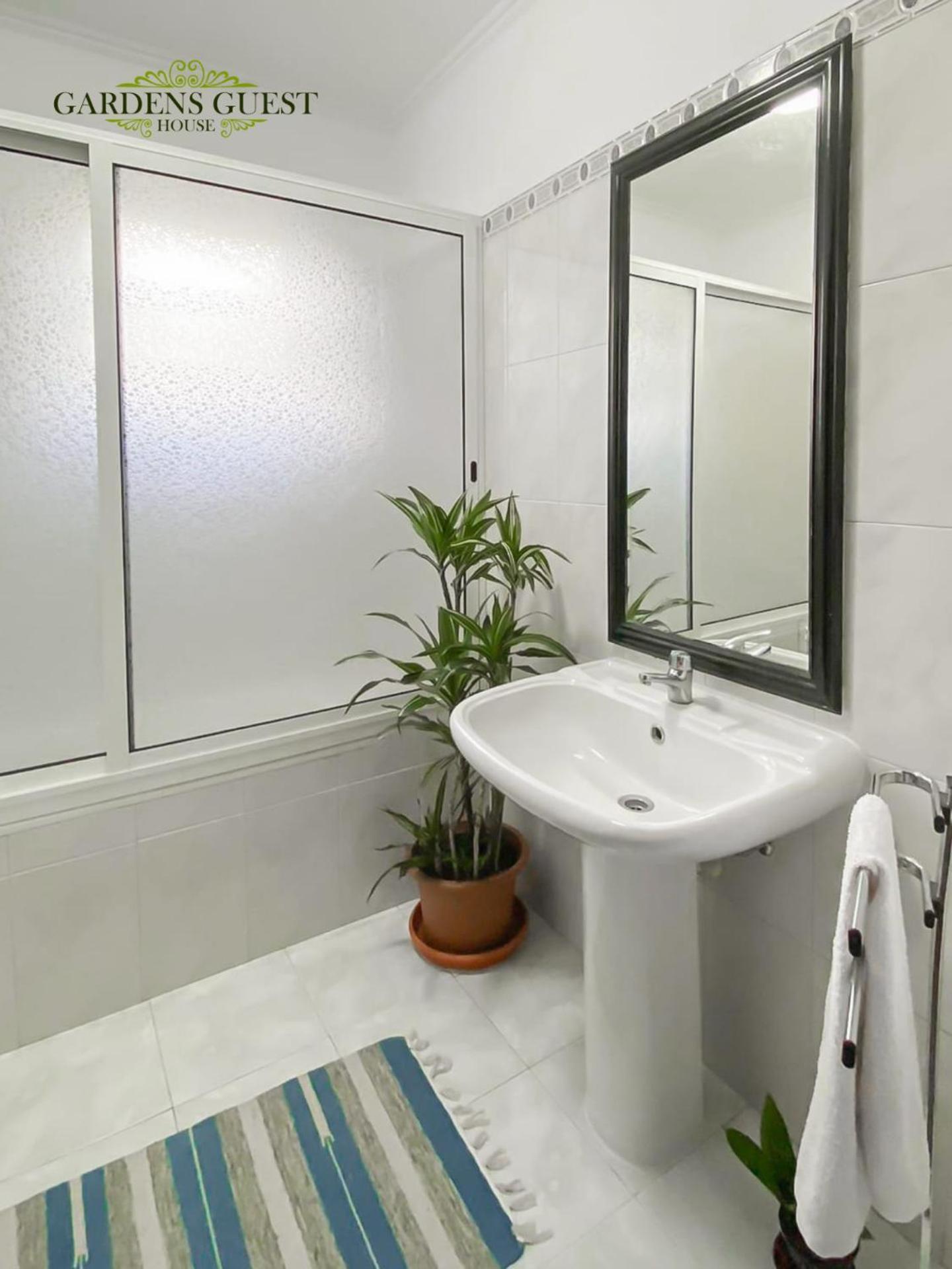 Gardens Guest House Sao Vicente  Bilik gambar
